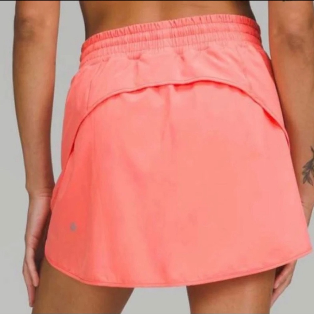 New Lululemon raspberry cream hotty hot skirt Retail $89.00 8